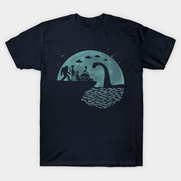 Bigfoot Loch Ness Monster Aliens T-Shirt by Tesszero